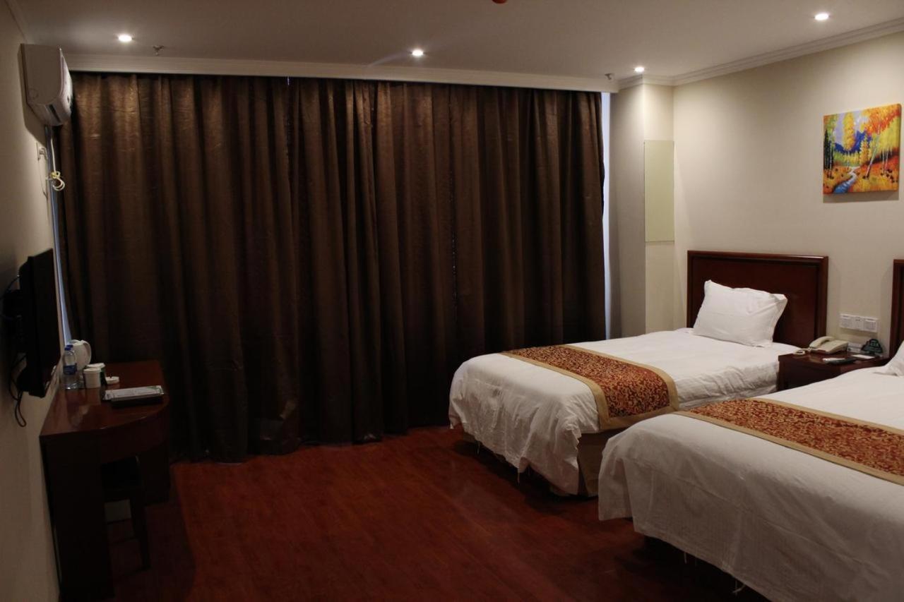 Hotel Shell Qingpu District Huaxin Town Xinfu Middle Road 2*