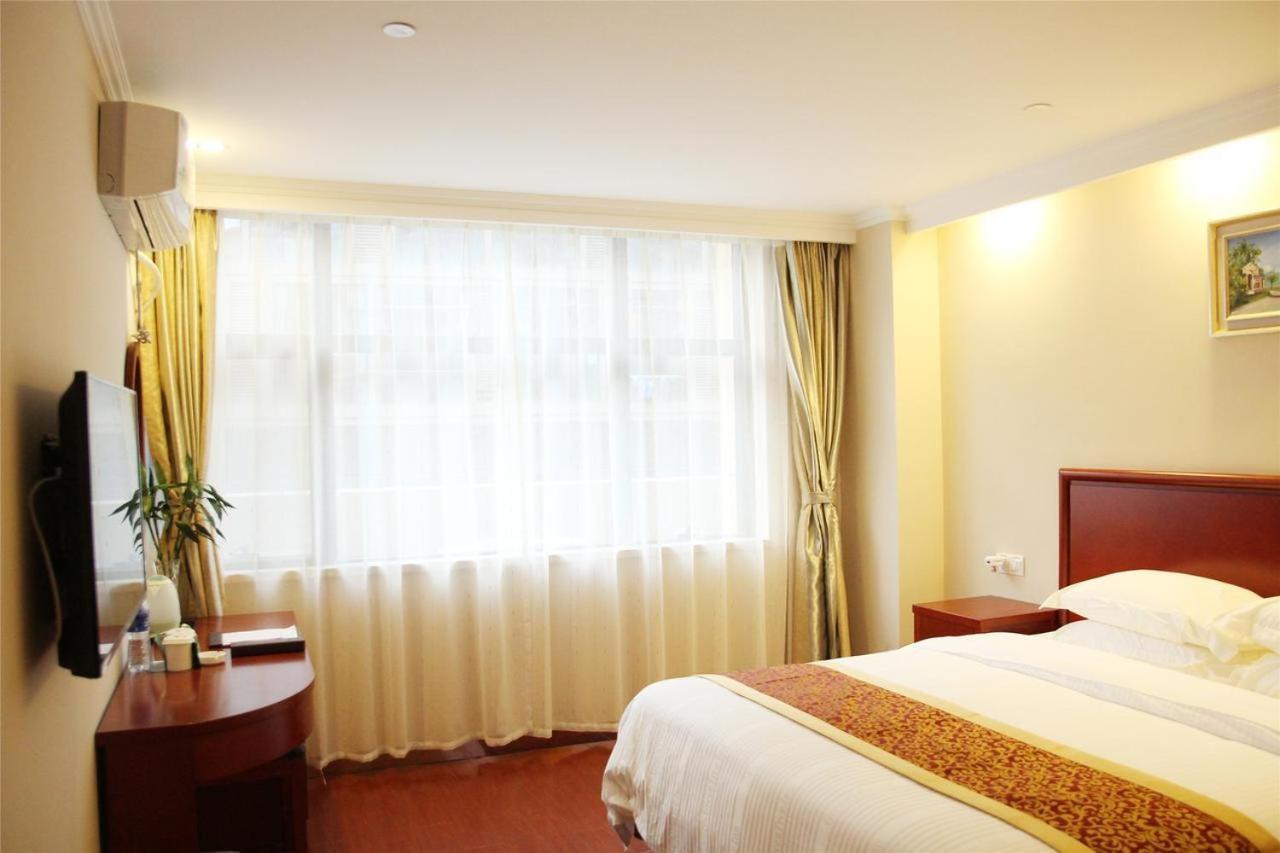 Hotel Shell Qingpu District Huaxin Town Xinfu Middle Road Shanghai