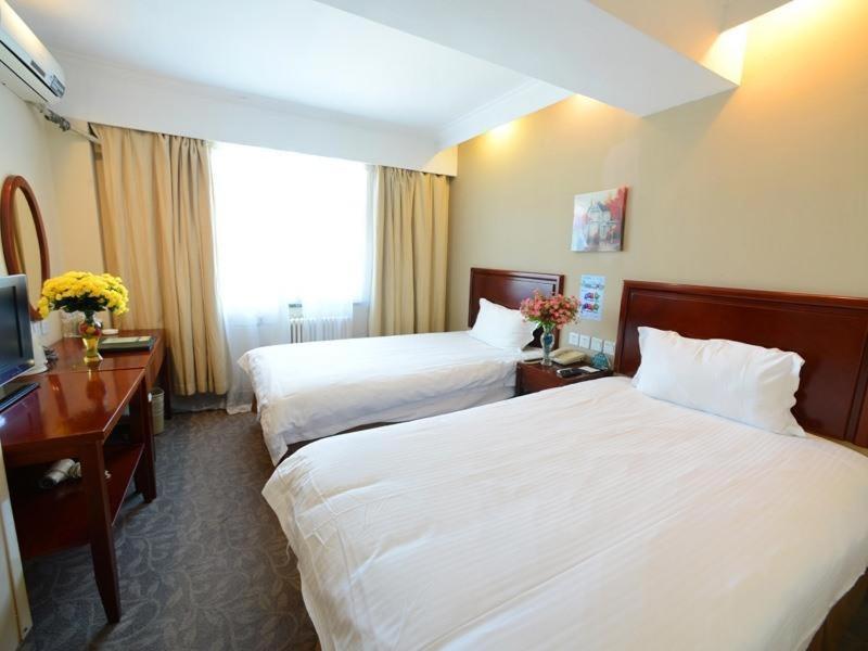 Hotel Shell Qingpu District Huaxin Town Xinfu Middle Road 2*